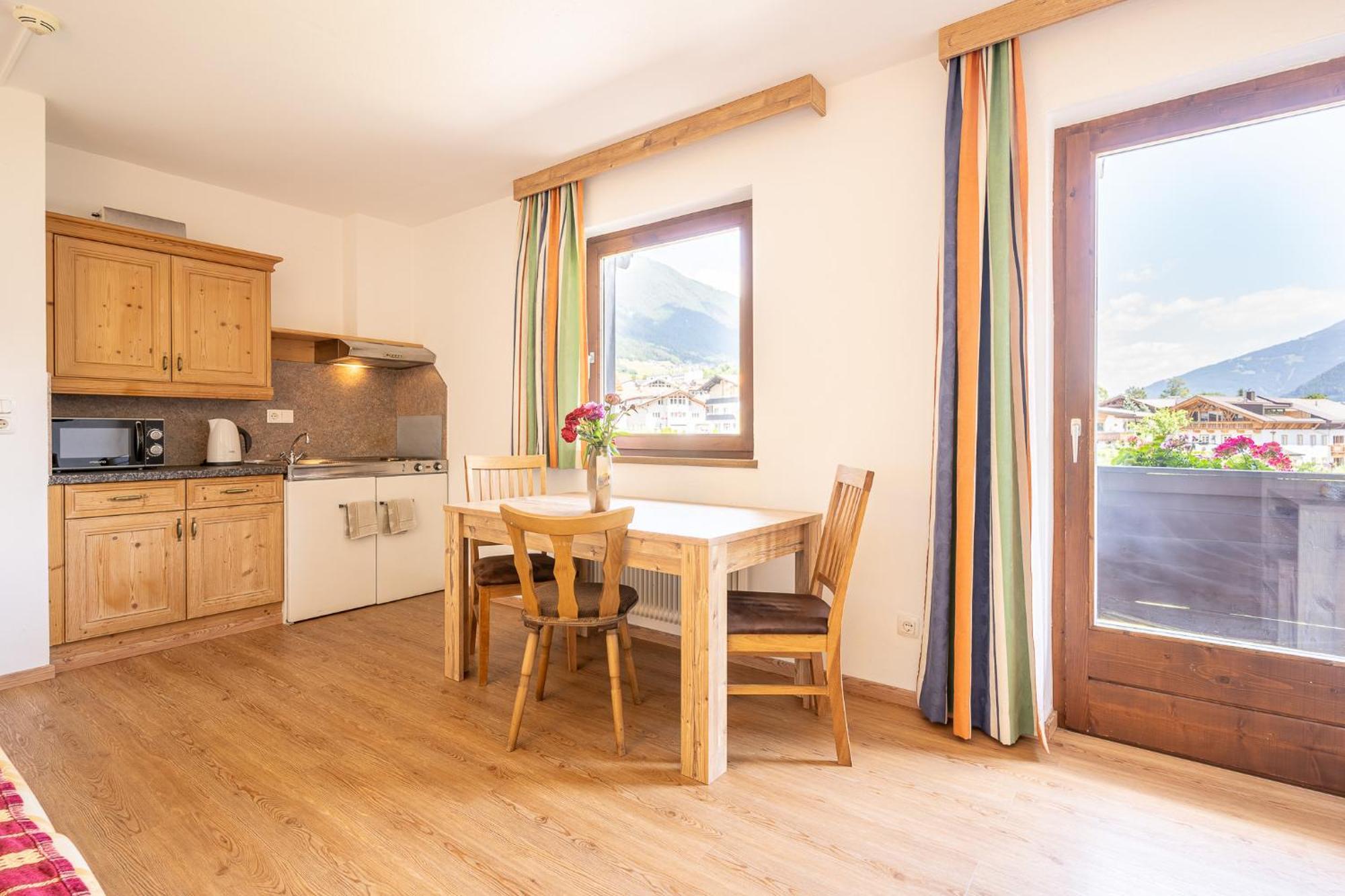Hotel Eschenhof & Apartments Fulpmes Dış mekan fotoğraf