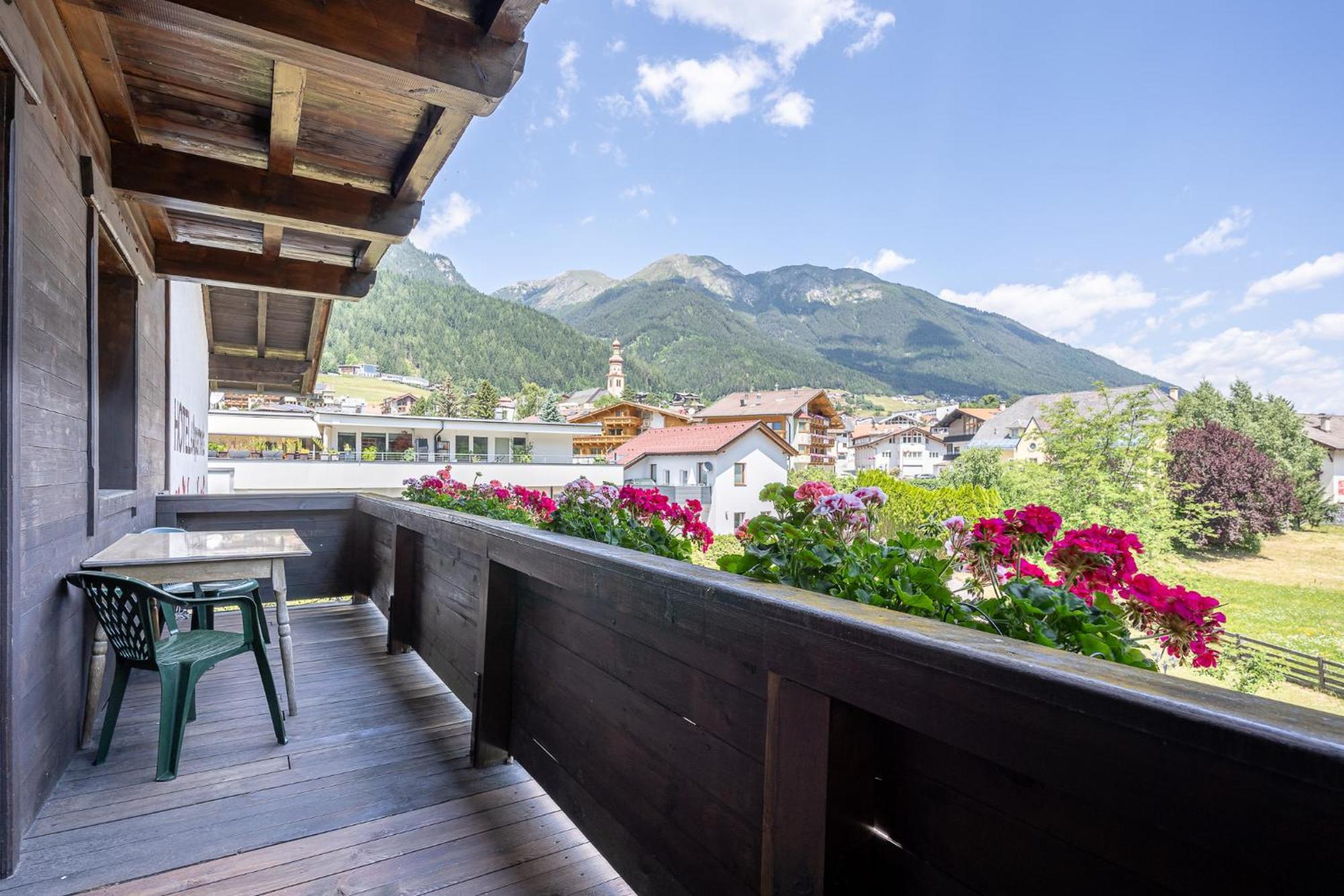 Hotel Eschenhof & Apartments Fulpmes Dış mekan fotoğraf