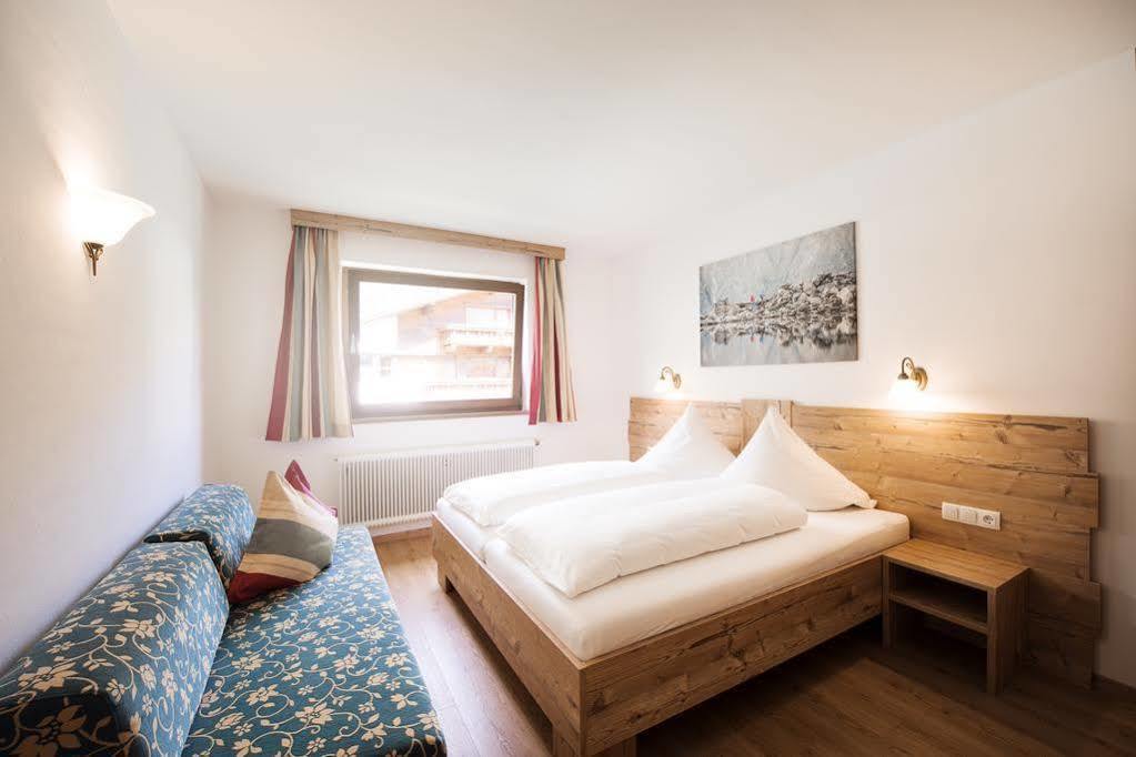 Hotel Eschenhof & Apartments Fulpmes Dış mekan fotoğraf