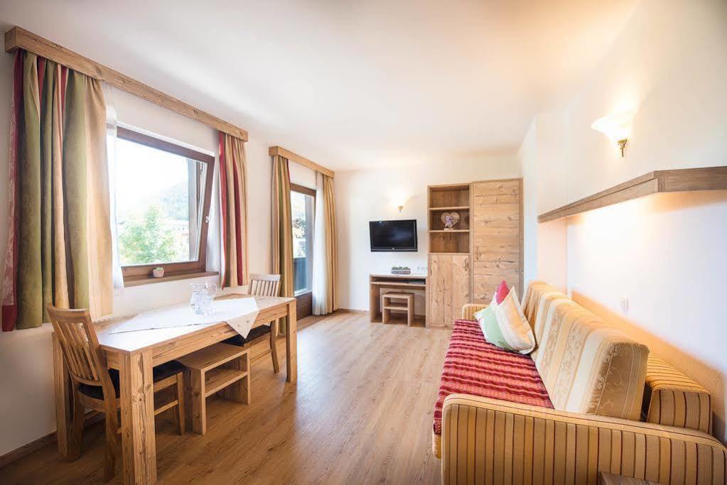 Hotel Eschenhof & Apartments Fulpmes Dış mekan fotoğraf